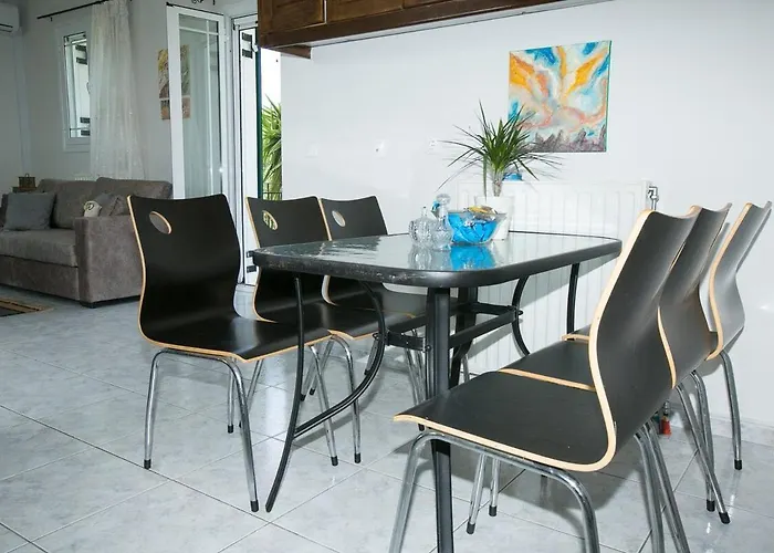 Evaggelatos Semesterbostad *